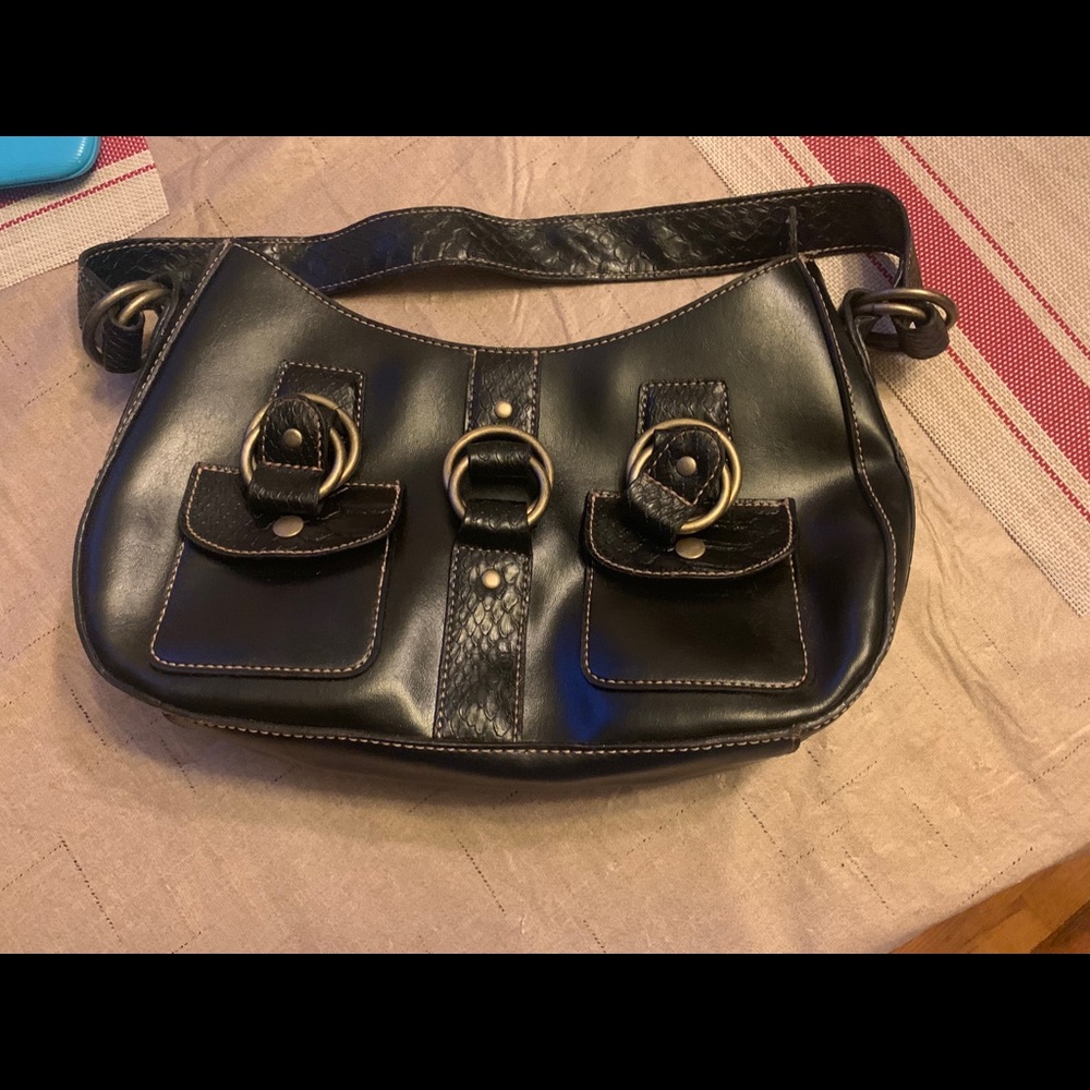 Emilie m. Black leather satchel